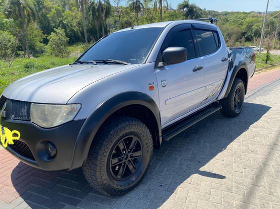 MITSUBISHI L200 TRITON 3.2 HPE 4X4 CD 16V TURBO INTERCOOLER DIESEL 4P AUTOMÁTICO